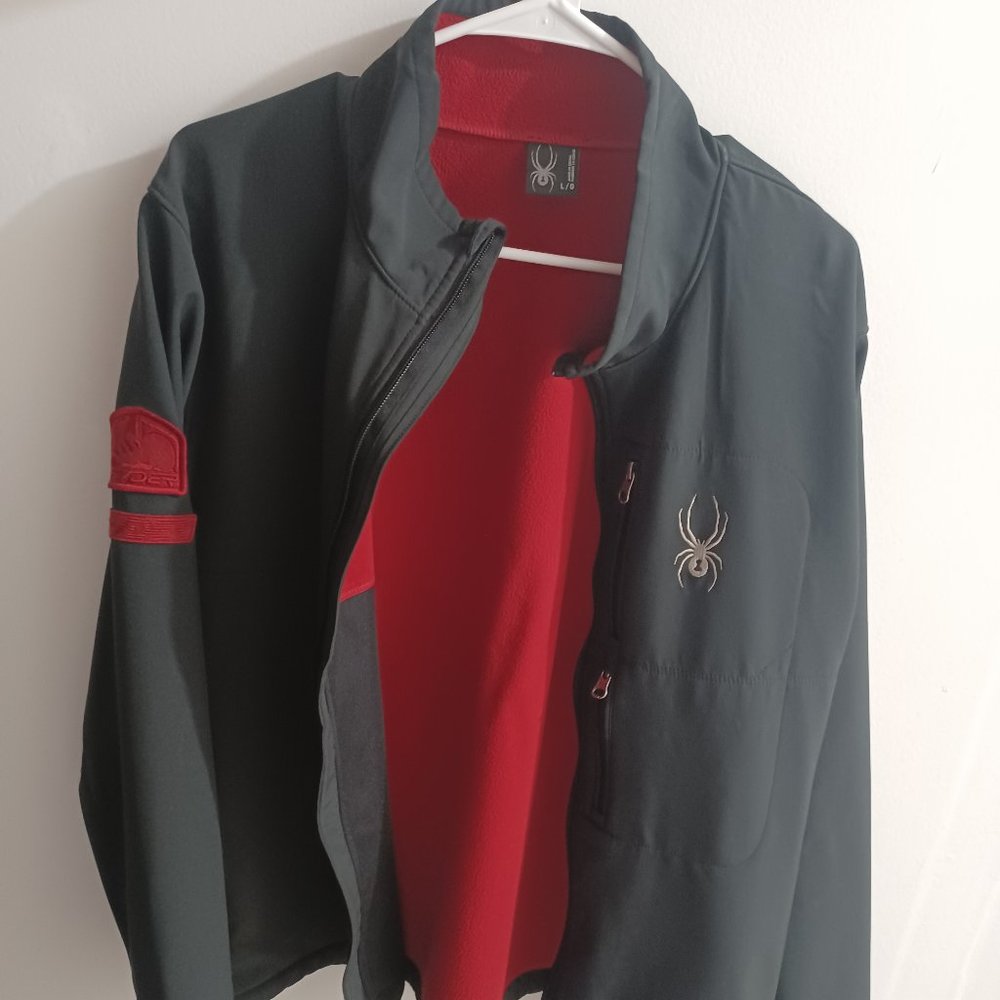 Men Jacket Zip Large Black Color used Excellent Condition Spider